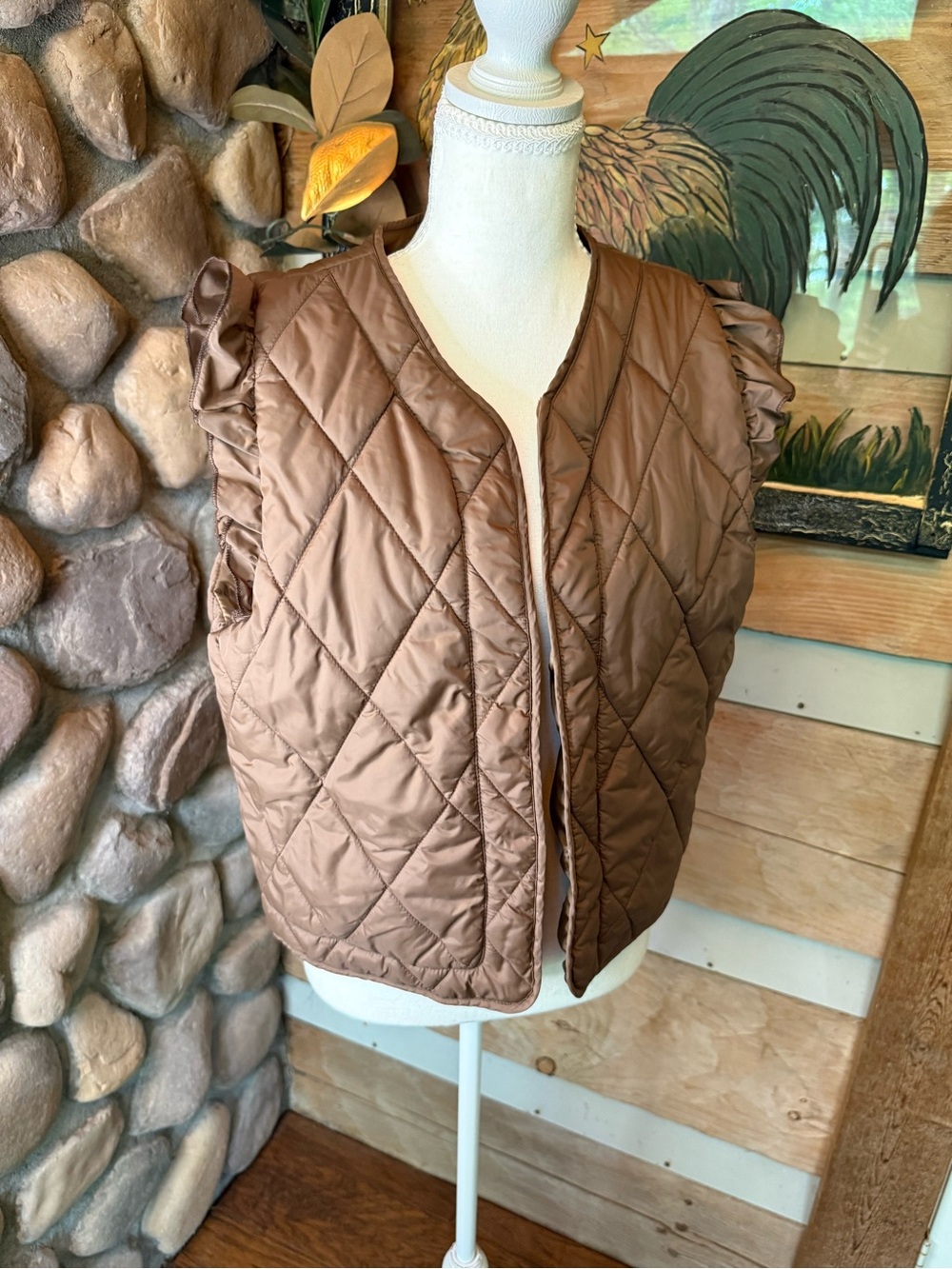 SHEIN Quilted Brown Sleeveless Vest with Ruffle Shoulders